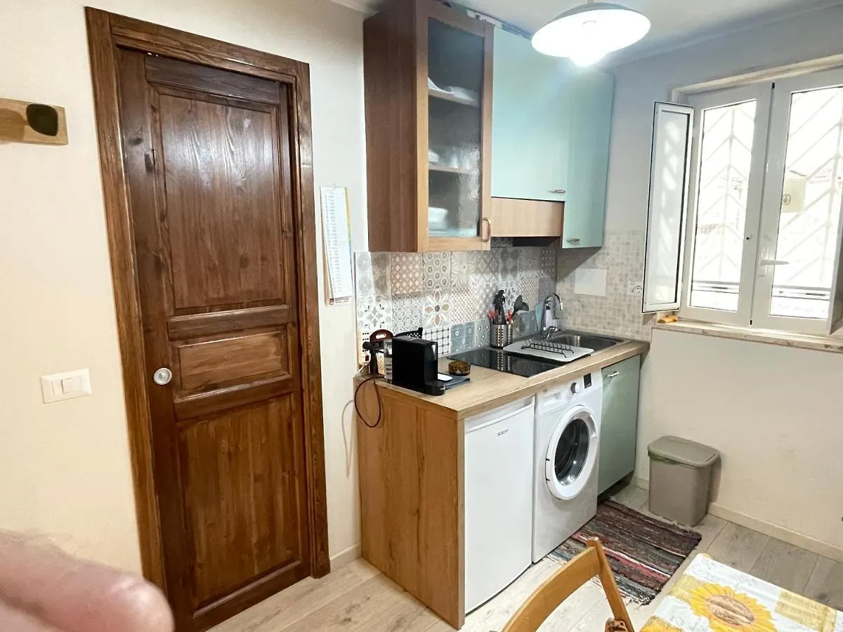 Trevisani Central Station Apartment باري 0*,